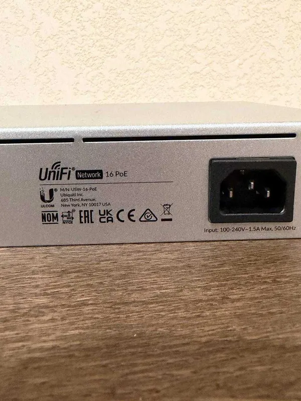 Unifi 16 port poe switch (USW-16-POE) — фото 1 Unifi 16 port poe switch (USW-16-POE) — фото 1