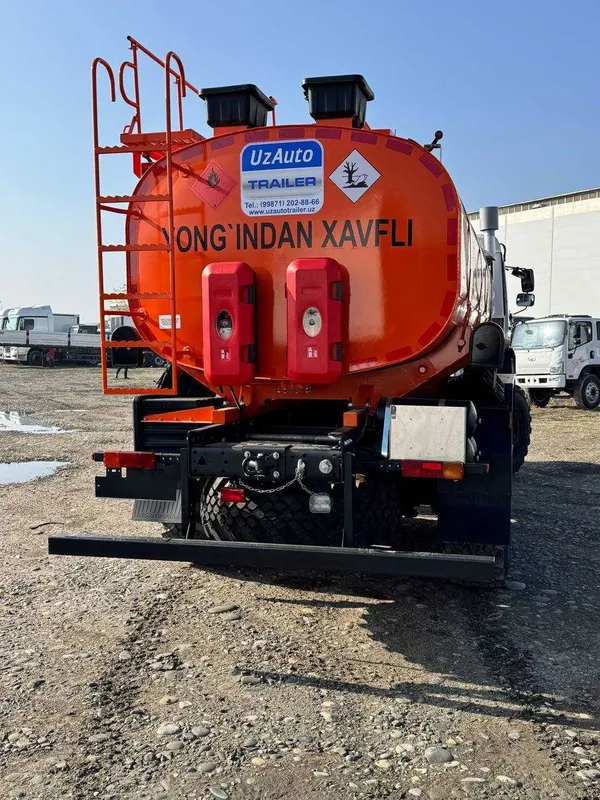 КАМАЗ 43118 топливозаправщик 12 кубов 3