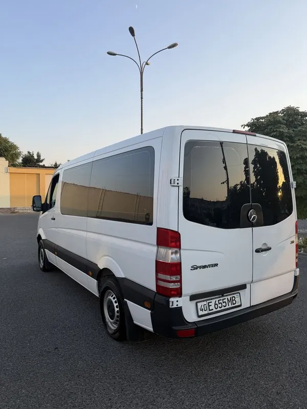 Mersedes benz sprinter 4