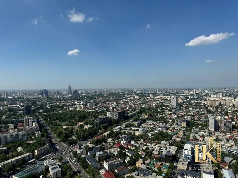 Piramit Tower ЖКda 3 xonali kvartira sotiladi (panoramali ko‘rinish), ta’mirsiz 7