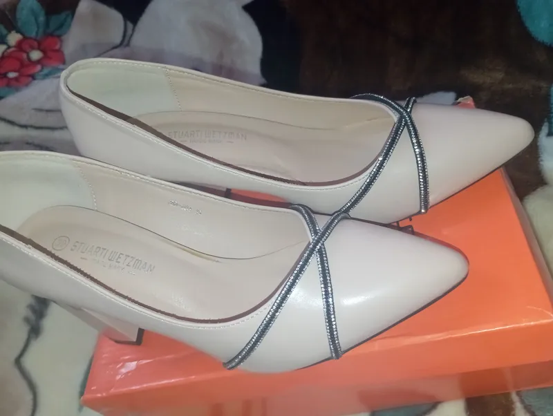 39 razmer umuman kiyilmagan  200 ming sum 2