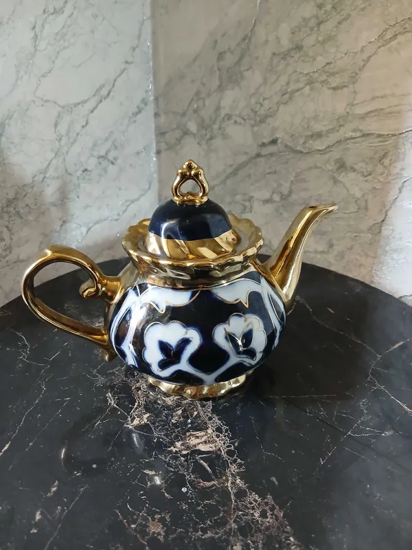 Чайник и тарелки пахтагуль 2 Чайник и тарелки пахтагуль 2