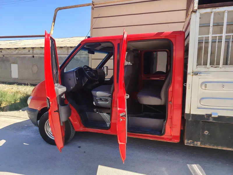 Ford Transit bortli yuk mashinasi sotiladi 2 Ford Transit bortli yuk mashinasi sotiladi 2