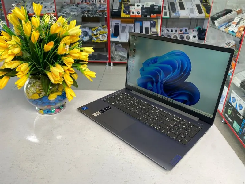Lenovo core i5,12 avlod yangidek dasturlash va It uchun 3 Lenovo core i5,12 avlod yangidek dasturlash va It uchun 3