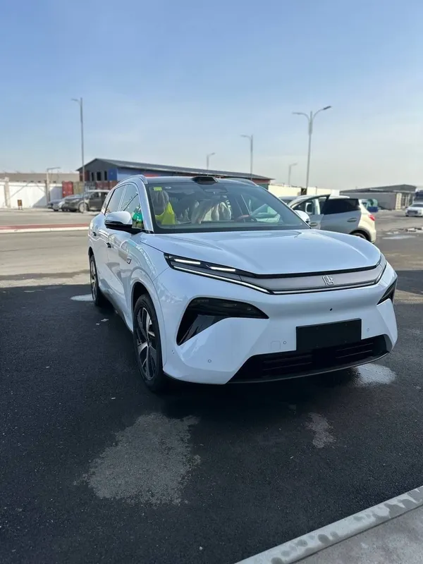 Byd Tang L yengi