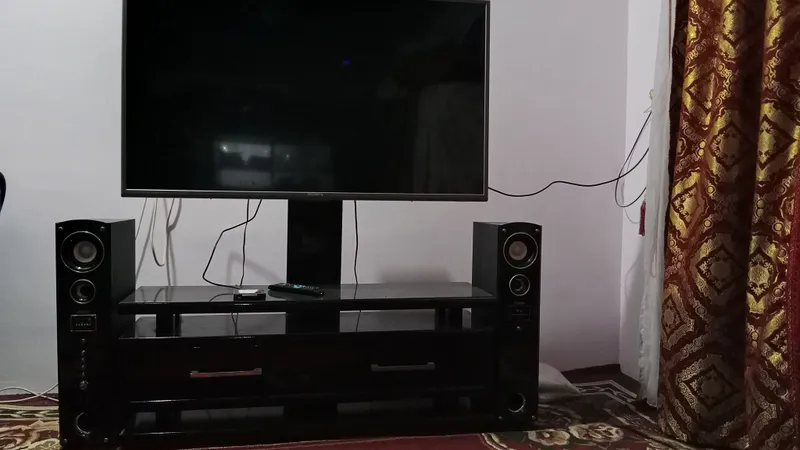 Телевизор 55" + домашний кинотеатр + подставка 1 Телевизор 55" + домашний кинотеатр + подставка 1