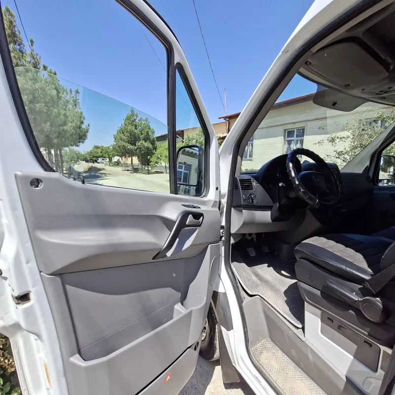 Mercedes Benz Sprinter 3