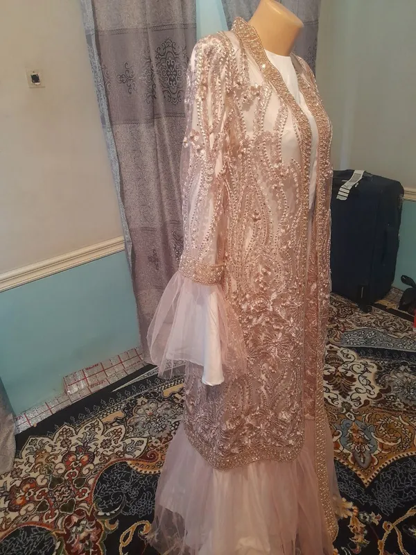 ayollar libosi
