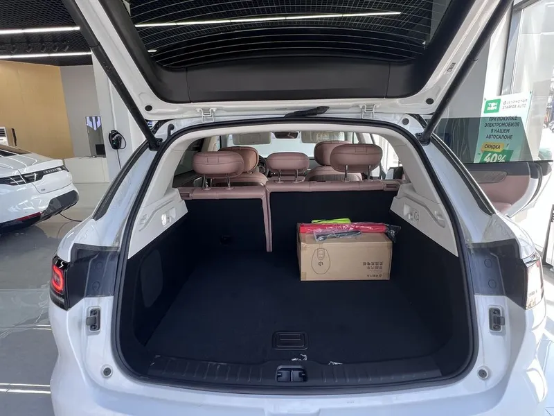 Leapmotor C 11 hybrid Full pozition 7 Leapmotor C 11 hybrid Full pozition 7