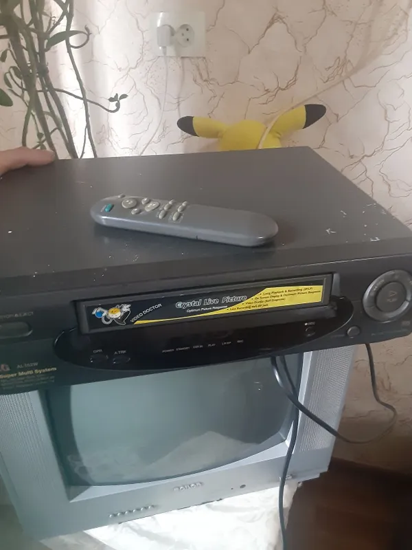 Продаю телевизор и видео плеер 2 Продаю телевизор и видео плеер 2