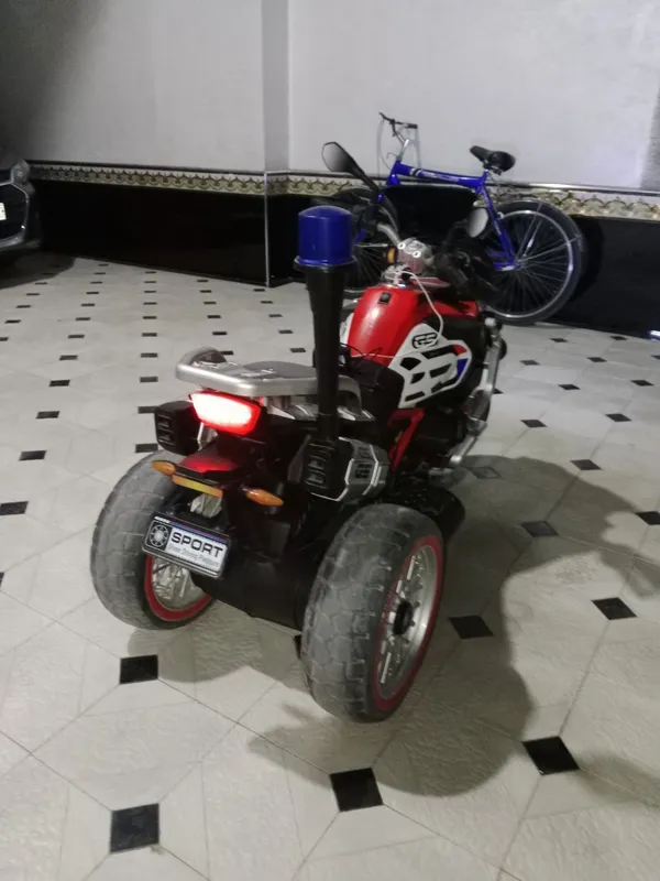 Skuter uch oyoq zaryadniklari bor 2 Skuter uch oyoq zaryadniklari bor 2