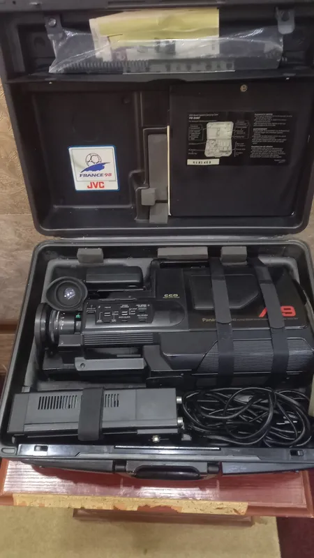 Продам срочно! Видеокамеру фирмы Panasonic M9 производство япония! 3