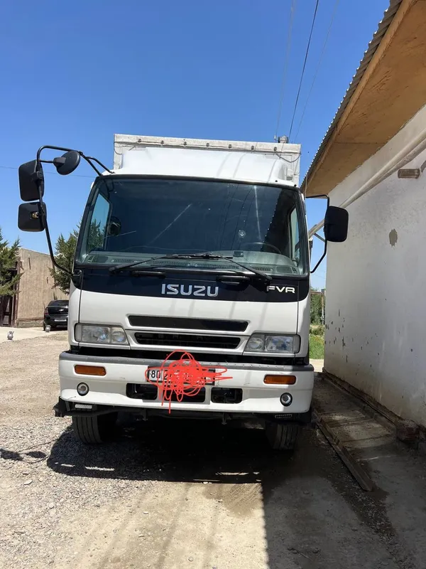 Isuzu fvr sotiladi