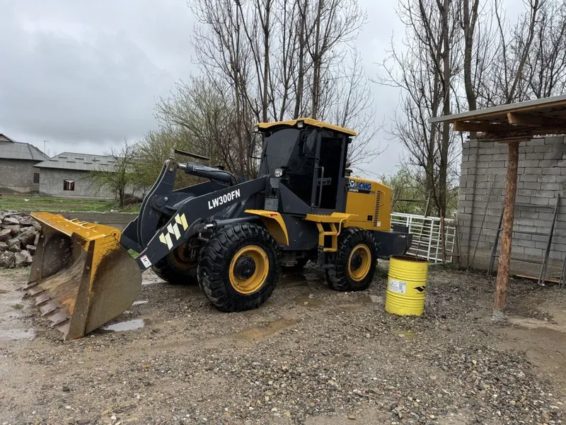 XCMG LW300FN 1.8 XCMG LW300FN 1.8