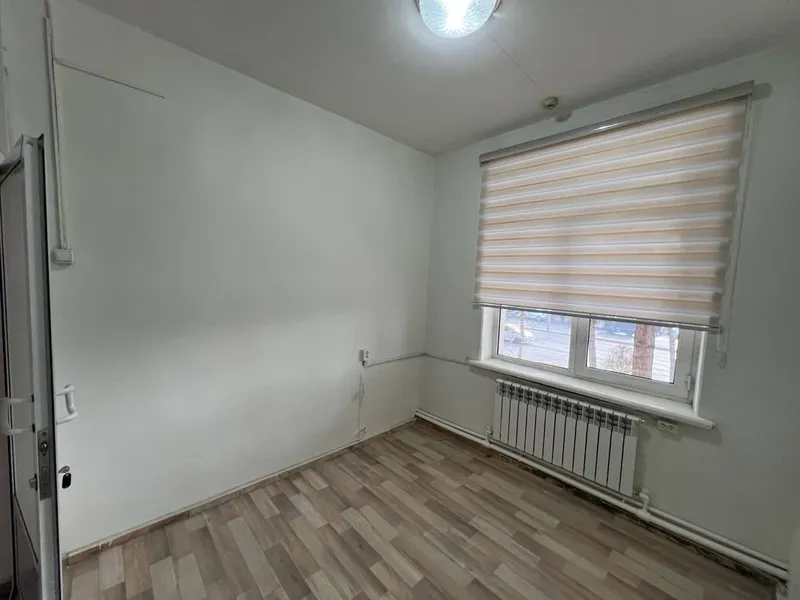 Аренда Под Офис 8м2, 2 этаж недалеко метро Бодомзор! 120$ 1 Линия!