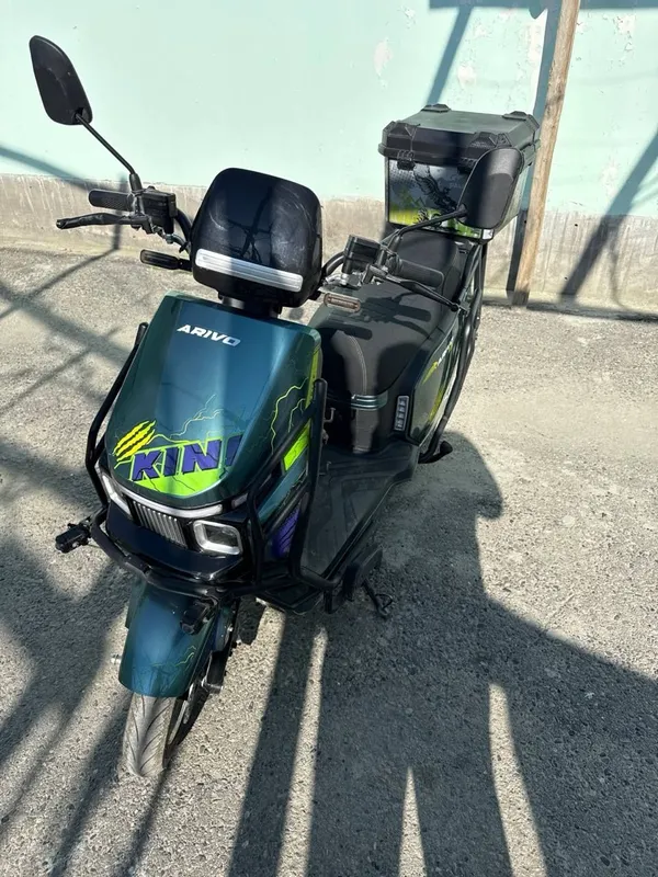 Skuter arivo sotiladi 4