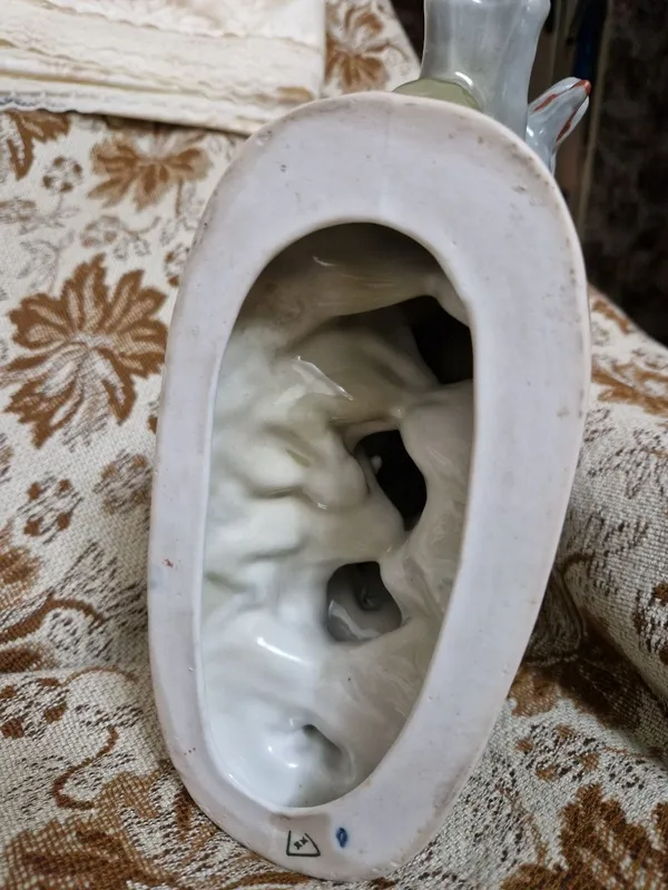 Фарфоровая статуэтка. 3