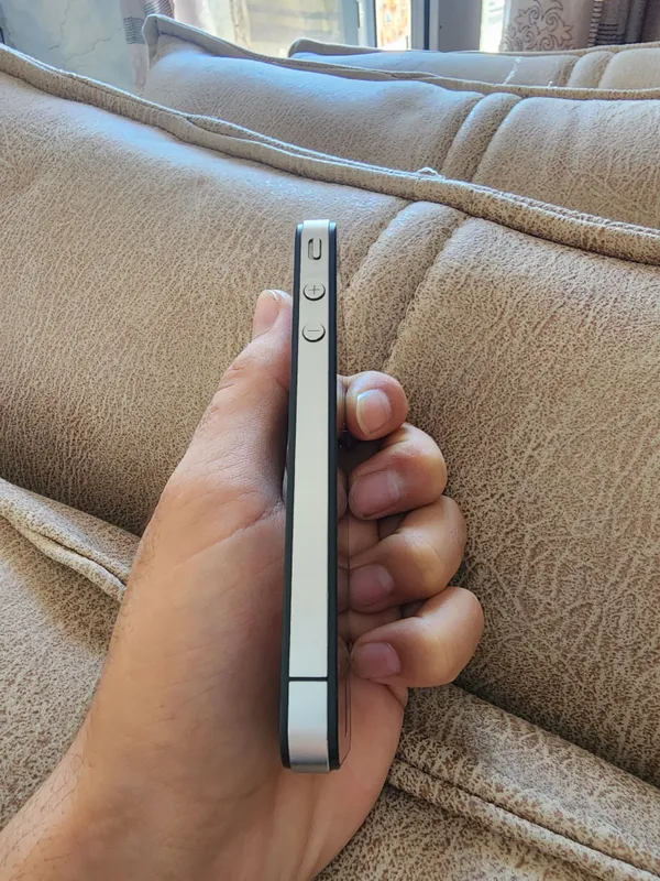 Apple iPhone 4 (GSM versiyasi) 4