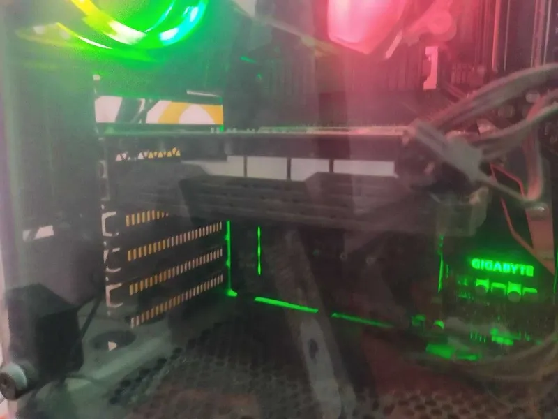 Видеокарта GTX 1650 4 GB 2 Видеокарта GTX 1650 4 GB 2
