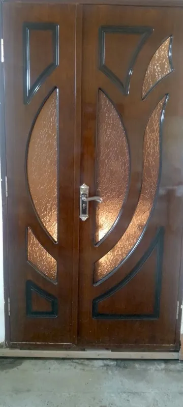 Eshik sotiladi hozliti zur