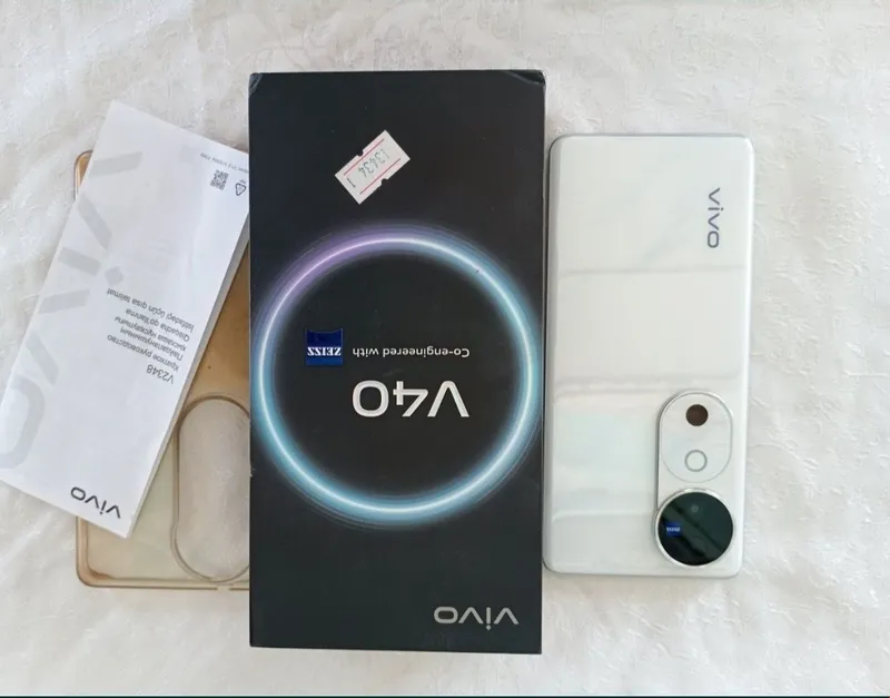 Vivo v40 5g white oq