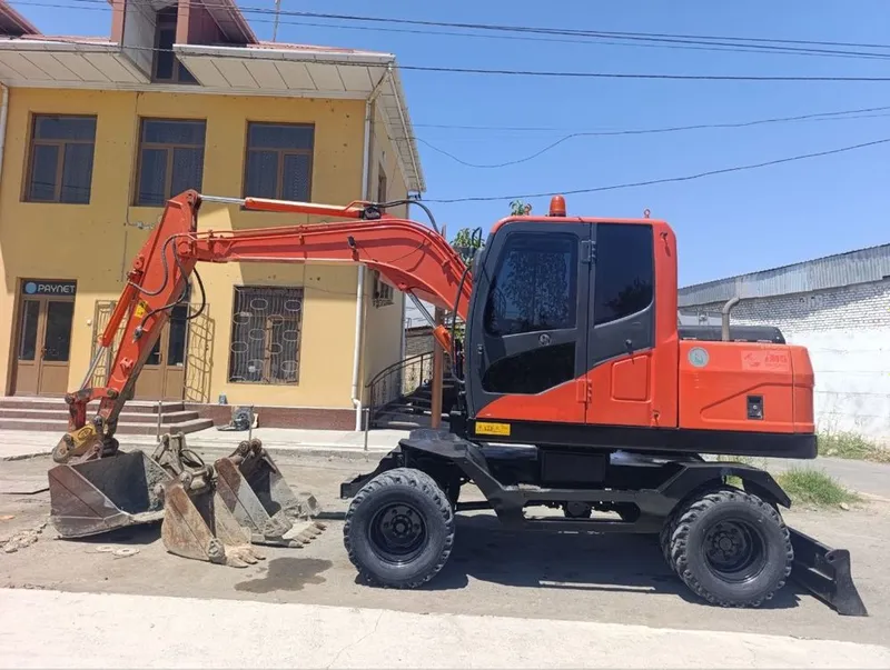 Екскаватор мини 75 т 1 Екскаватор мини 75 т 1