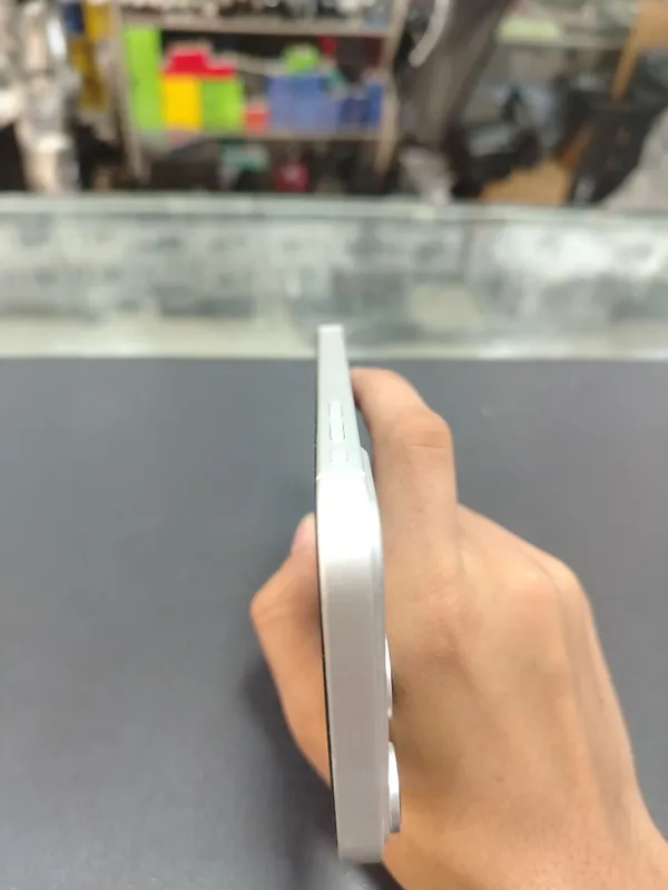 iphone 11 17 pro qilingan 4