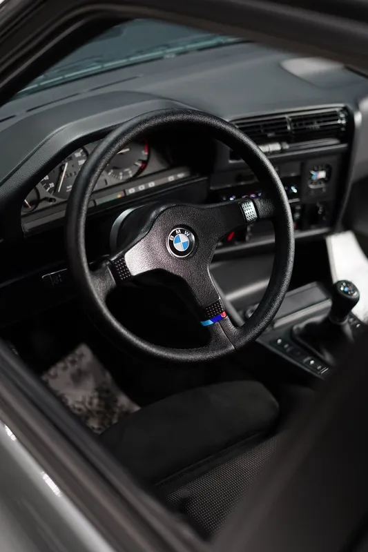 BMW E30 330I идеальная машина — фото 5
