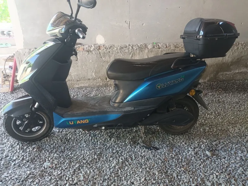 Elektro skuter sotiladi