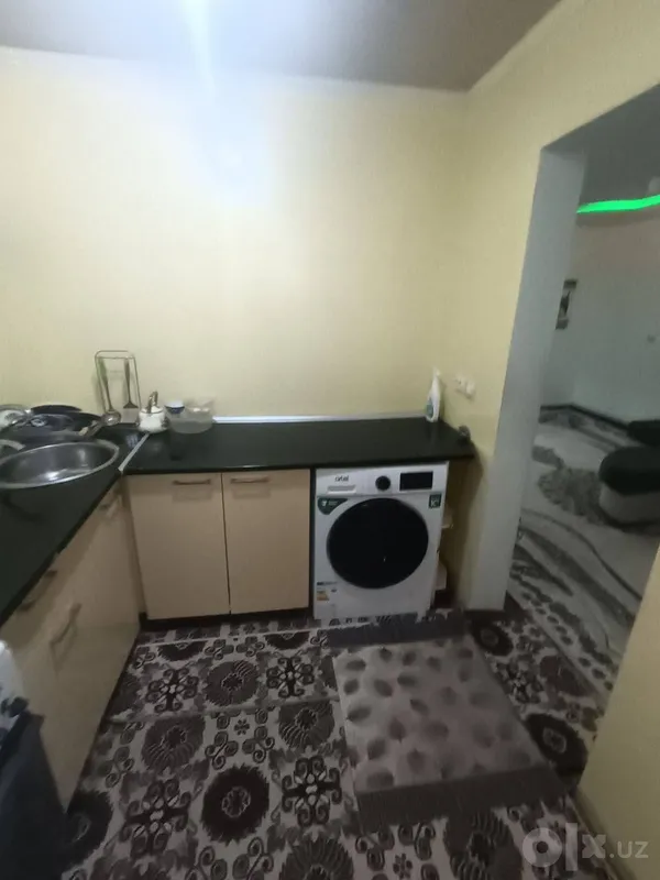 Сдаётся 3 ком кв в Чирчике 4 этаж около 3 школы рядом анор банк 5 Сдаётся 3 ком кв в Чирчике 4 этаж около 3 школы рядом анор банк 5