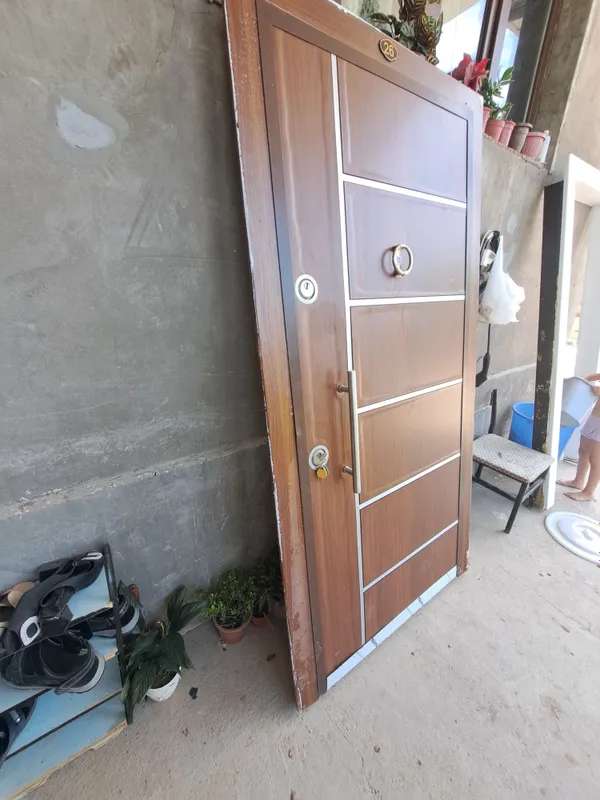 Продаётся железная дверь 3
