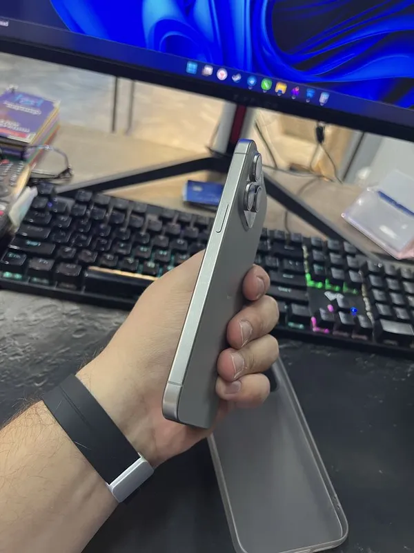 Iphone 15 pro max SROCHNA!!! 3
