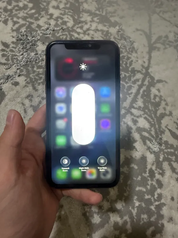 iPhone 11 7