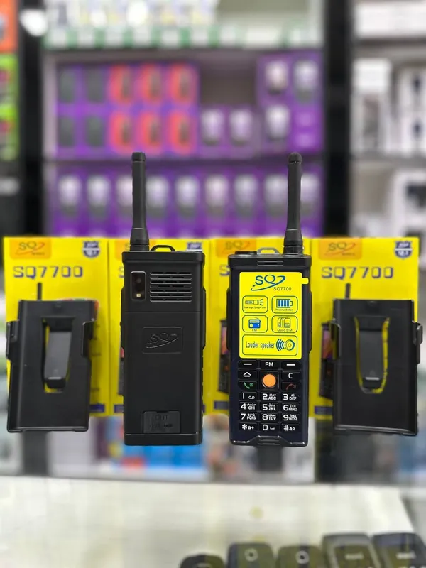 SQ 7700 Tank telefon, 4 SIM, 10000 mAh Nokia — фото 1