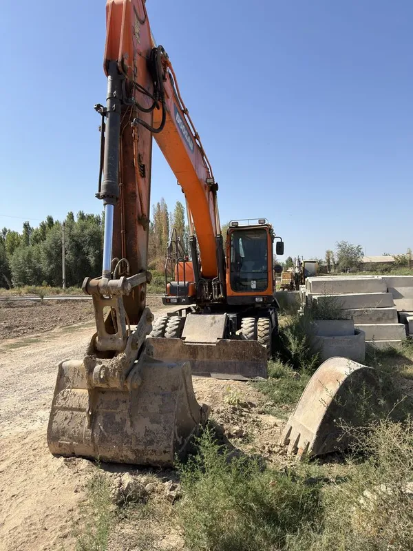 Экскаватор DOOSAN 210 3 Экскаватор DOOSAN 210 3