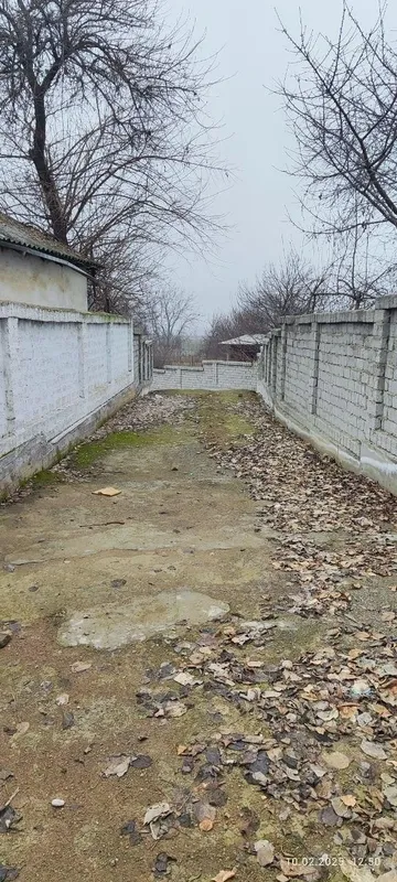 Ер сотилади. 13 сот. Туртбурчак. Атрофлари девор билан уралган.. — фото 1