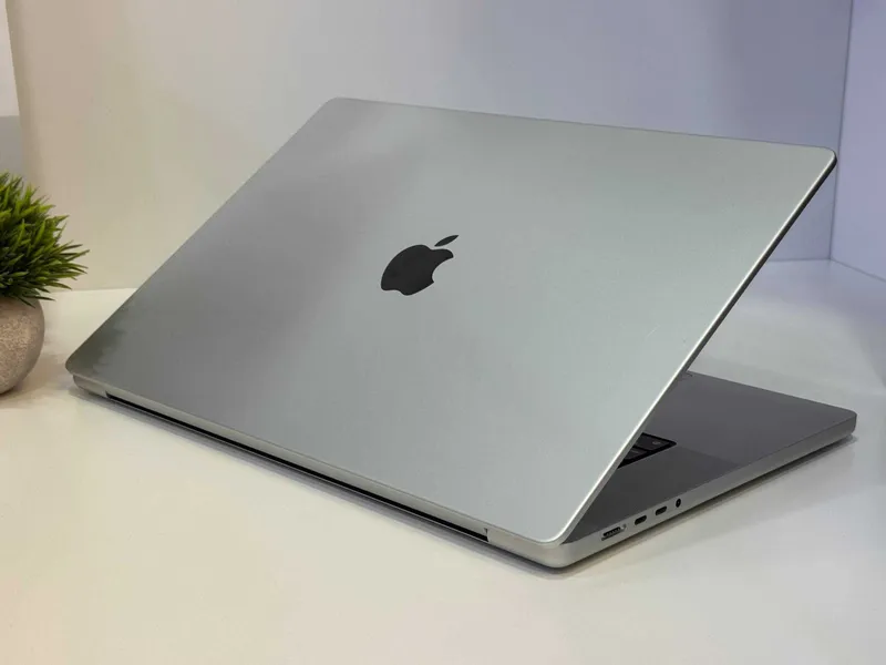как новый MacBook Pro 16” M3 Pro/ 36Gb / 512GB Black 5 как новый MacBook Pro 16” M3 Pro/ 36Gb / 512GB Black 5