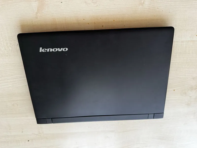 Ноутбук Lenovo сотилади