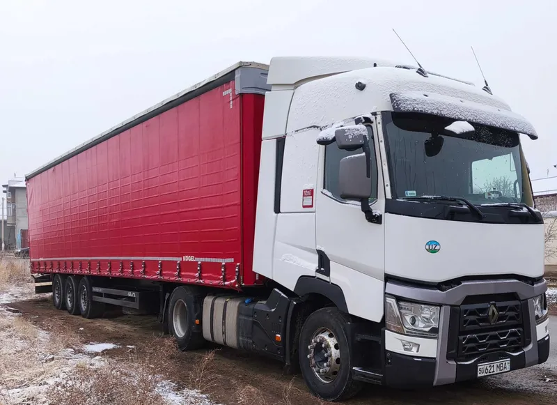 Тягач RENAULT 460 Volovo motor 2017y 400ming пробег 1 Тягач RENAULT 460 Volovo motor 2017y 400ming пробег 1