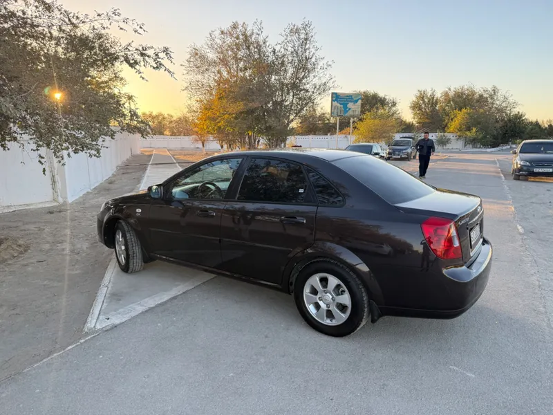 Chevrolet Gentra AT 8