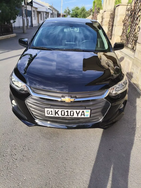 Продается машина Chevralet Onix Turbo LTZ автомат коробка 4 Продается машина Chevralet Onix Turbo LTZ автомат коробка 4