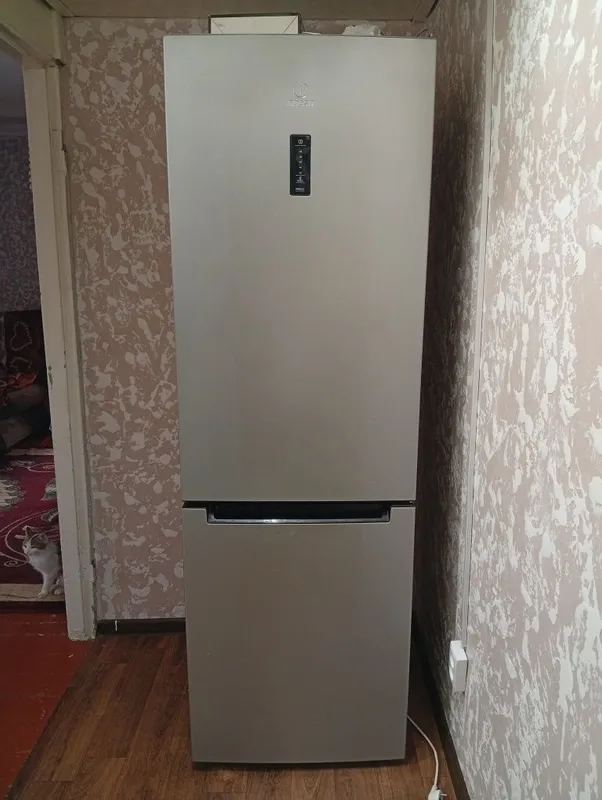 Продам холодильник