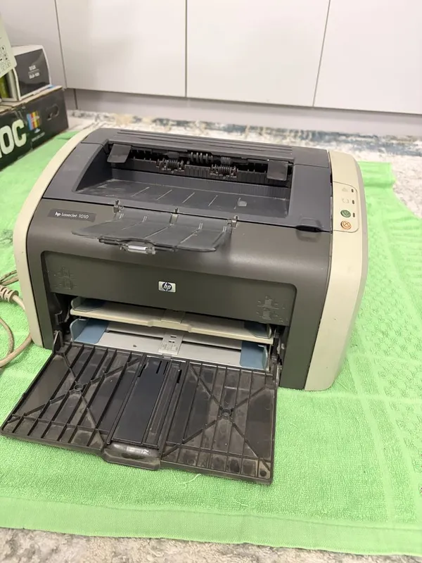 HP LaserJet 1010 printer 3