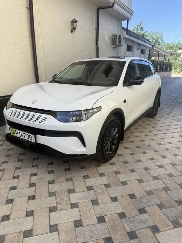 leapmotors c11 2023 oq tozza gibrit — фото 1
