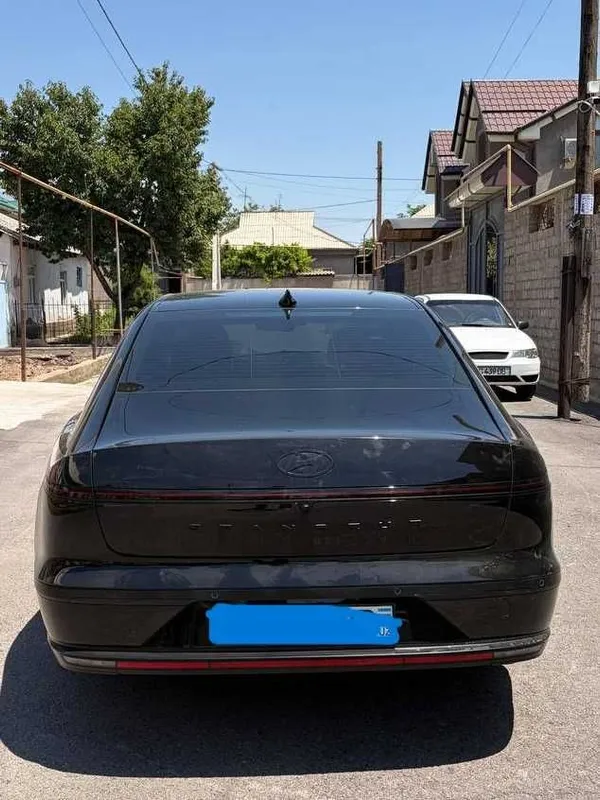 Hyundai Grandeur 2026 Full Black Piano 6 Hyundai Grandeur 2026 Full Black Piano 6