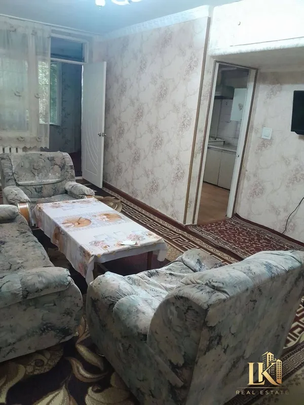 G‘ishtli uyda keng 3 xonali kvartira sotiladi, 50 m², ta’mirsiz 4