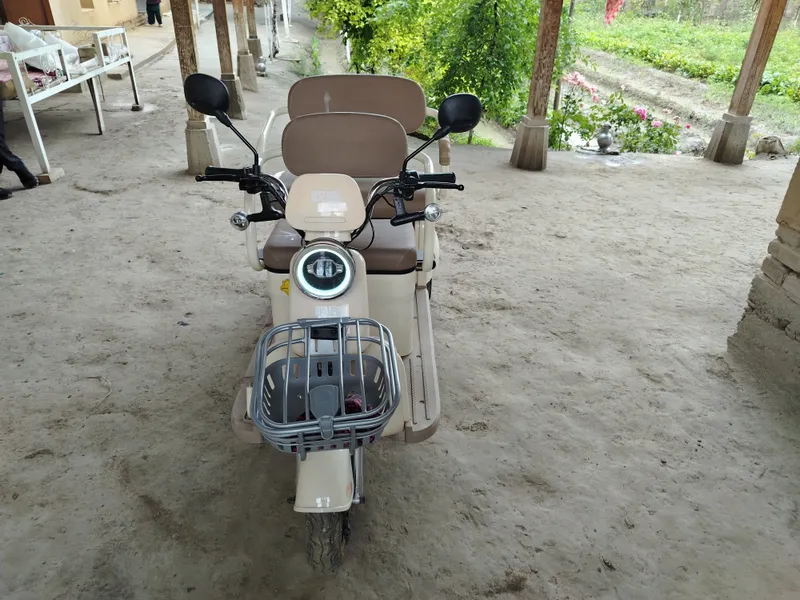 holati yaxshi pul zarul bulgani uchun sotilmoqda