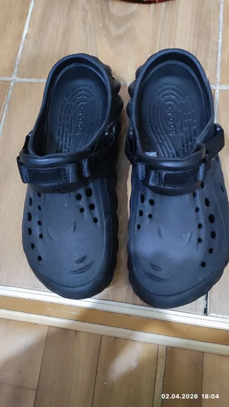 Продам кроксы (crocs) 2 Продам кроксы (crocs) 2