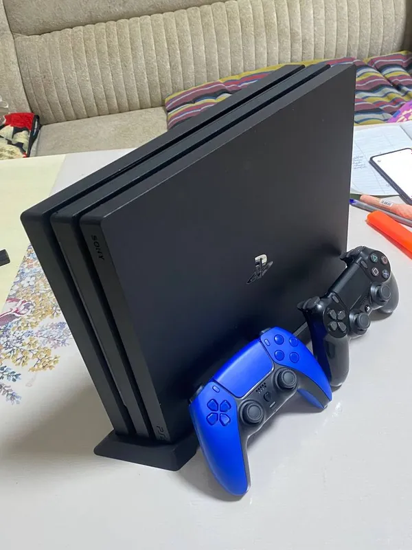 PlayStation 4 pro 3