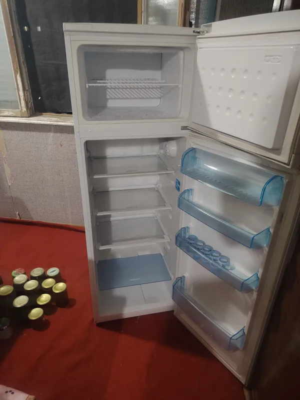 Продам холодильник BEKO 3